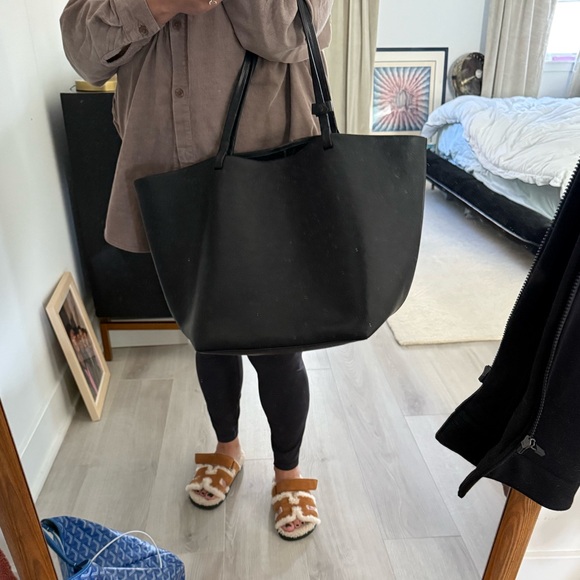 🖤🖤 The Row - Picture 12 of 16